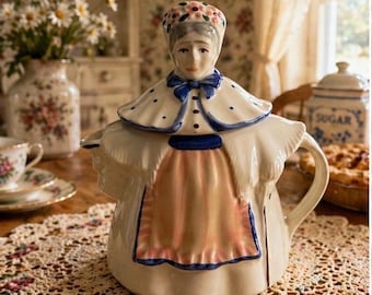 Vintage 1950’s Shawnee Granny Ann Teapot USA