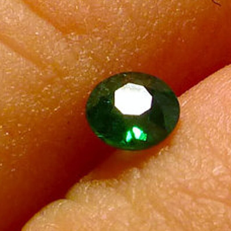 Tsavorite Loose Gemstone Hand Faceted 4mm Round .26 Etsy