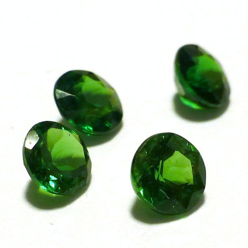 Tsavorite Loose Gemstone Hand Faceted 4mm Round .26 Etsy