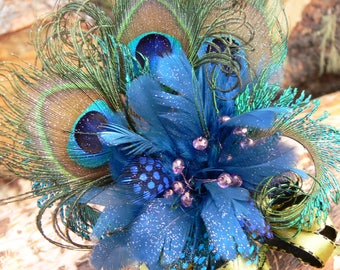 Dress My Wedding – Peacock wrist corsage on pearl bracelet, peacock feather  corsage, wristlet, customizable