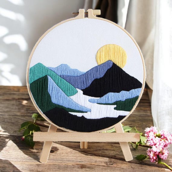 風景刺繍キット：初心者向けDIYクラフト、山の夕日のデザイン - Etsy 日本