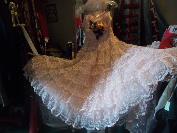 1950s Pink Tiered Lace Strapless Gown-S