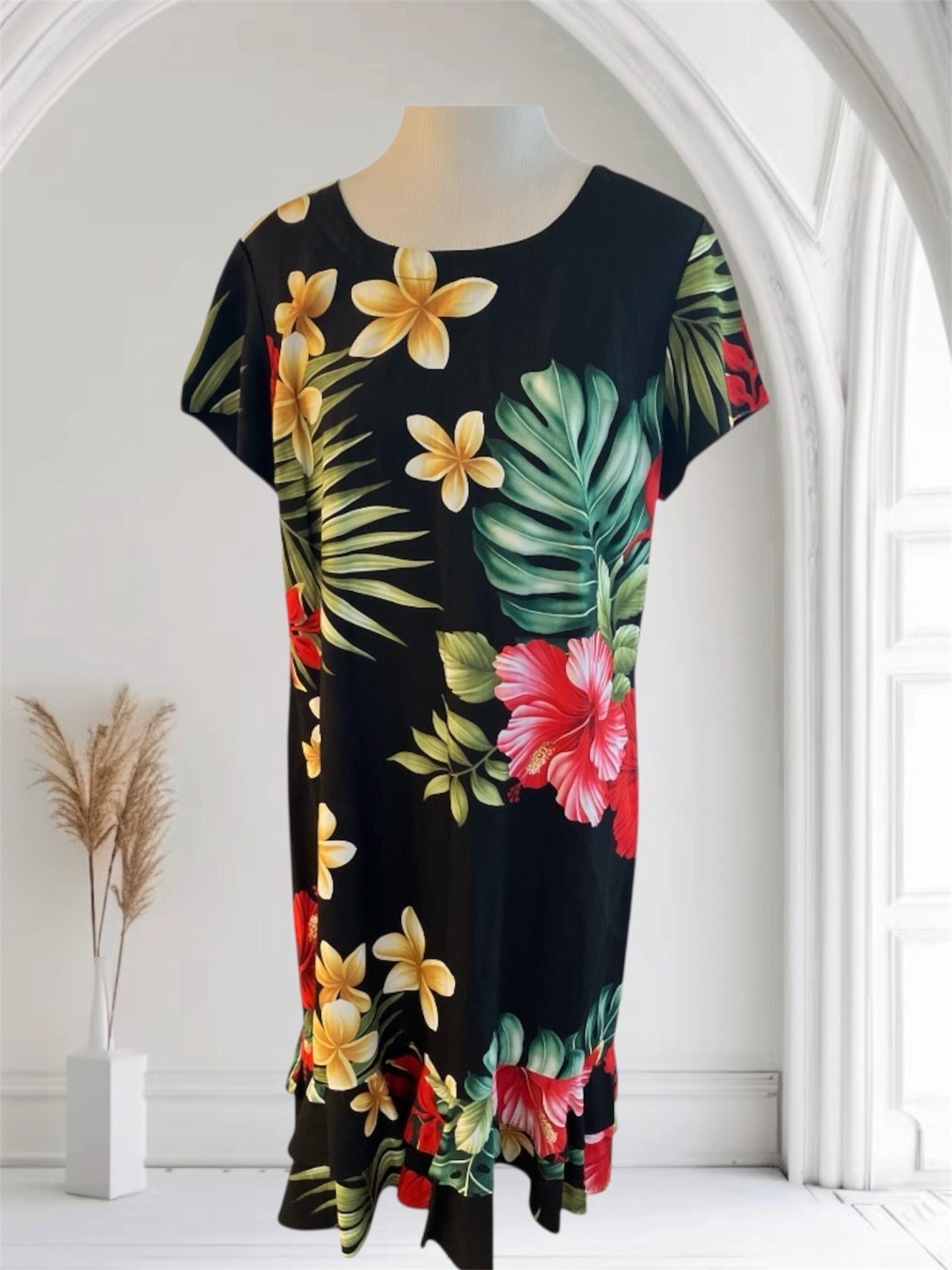 ハワイアンドレス MAMOハウエル ヴィンテージ size12 Vintage Mamo Howell Floral Hawaiian Muumuu Dress Rayon Short