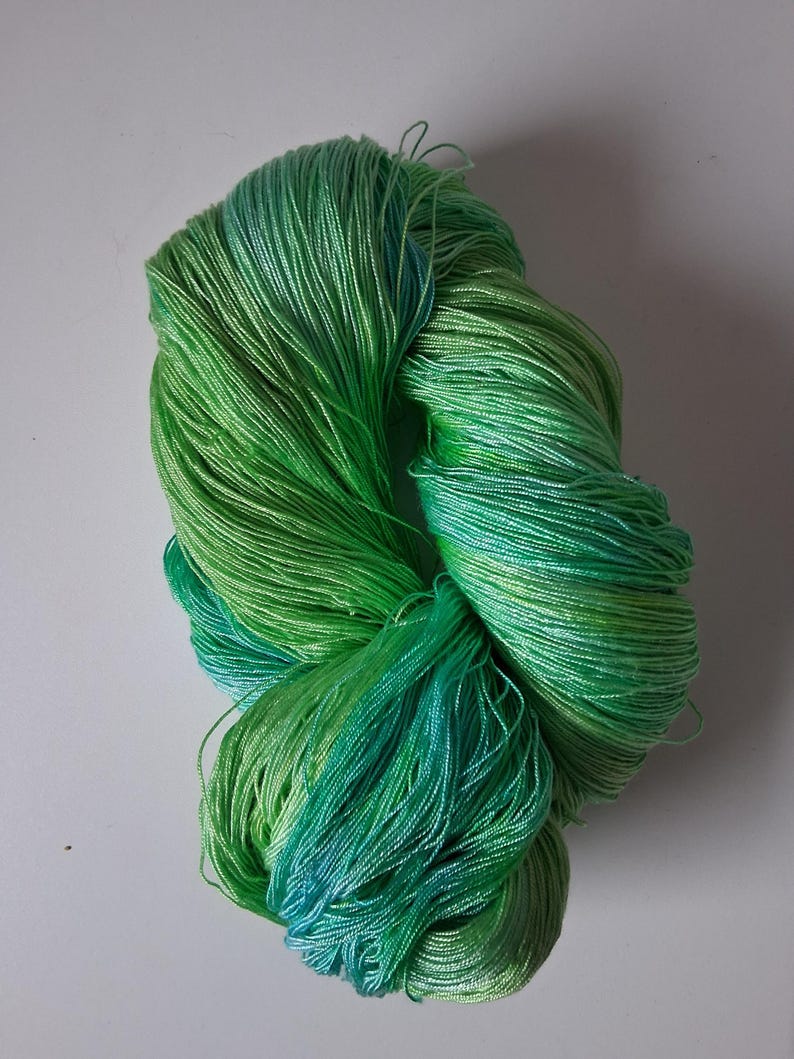Fil Tencel teint à la main, mélange bleu-vert, lot de 2 écheveaux, fil de soie végétalien, fil doux et brillant, fil à tricoter et à crocheter, fil d'été image 5