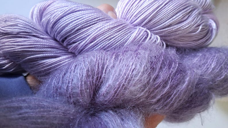 Conjunto de hilo Lavender Mist – Paquete de hilo de mohair, seda y Tencel teñido a mano, conjunto de punto lila suave, suéter de lujo, 375 g imagen 1