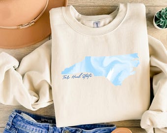 Sudadera Tar Heel State con cuello redondo: Orgullo de Carolina del Norte, Gildan 18000