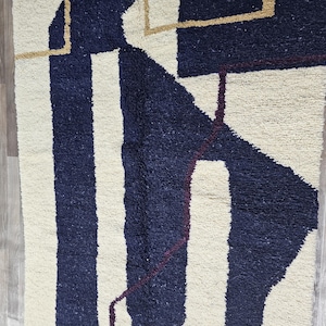 Handwoven Moroccan Berber Rug: Sheep Wool Boujaad Rug
