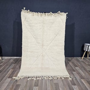 Handmade White Moroccan Berber Rug: Beni Ourain Wool Rug