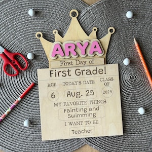 Custom First Day of School Sign, Back to School Sign, Wooden 1st Day of School Sign, Personalized Name Queen Crown Sign, Back to School Gift