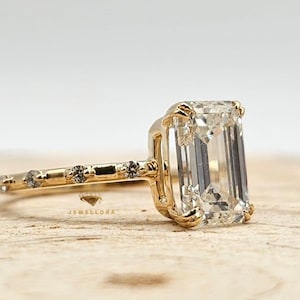 Classic 2.5 CT Emerald Cut Lab Grown Diamond, IGI Certified, 14K Solid Yellow Gold, Prong Set luxury Engagement Ring, Ethical Bridal Jewelry