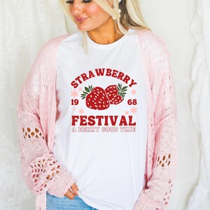 Erdbeer-T-Shirt, Erdbeer-Festival-T-Shirt, Erdbeer-Shirt, Bella Canvas 3001 T-Shirt, Beerenliebhaber, Erdbeergeschenk, Vintage-Blumenbeeren-T-Shirt