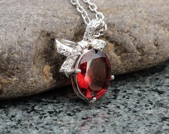 Collar de granate con lazo de plata, colgante artesanal de piedra con lazo, piedra preciosa de granate natural, joyería con piedra de nacimiento de enero