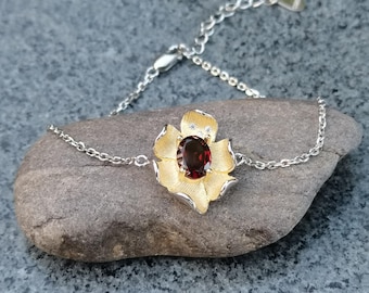 Pulsera de granate con flor de plata, pulsera floral con piedra de nacimiento natural, joyería de plantas del bosque