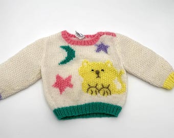Vintage meisjes Nann-knits kat kitten trui. Maat 18 maanden: sterren en maan. Schouderknoppen