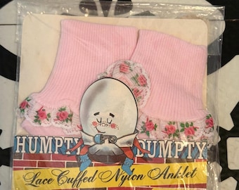 Calcetines tobilleros de encaje de la marca Humpty Dumpty, estilo vintage. Rosas con encaje estampado de rosas. Talla 5-6 para bebé/niño pequeño.