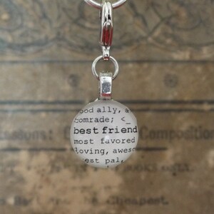 Amuleto de melhor amigo, dicionário para chaveiro e pulseira de marcador por Kristin Victoria Designs