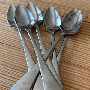 Vintage set of 4 Grapefruit Spoons