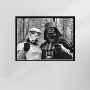Selfieposter Darth Vader en Stormtrooper, grappige Star Wars-poster, grappige muurkunst, zwart-wit, toiletdecor, digitale download