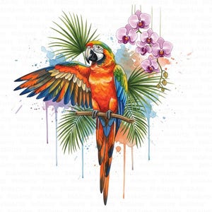 Könnte beinhalten: Aquarellillustration eines lebendigen Aras, der auf einem Ast sitzt und seine Flügel ausbreitet. Der Vogel hat orange, blaue, gelbe und grüne Federn. Palmenblätter und rosa Orchideen sind ebenfalls enthalten, mit Aquarellfarbspritzern.