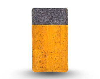 Handyhülle aus Filz und Kork - gelb - Maßanfertigung passend für dein Handy