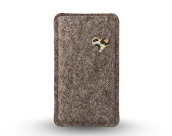 Filz Handytasche mit Leo-Herz | maßgeschneiderte Handyhülle aus Wollfilz | passend angefertigt für jedes Handymodell