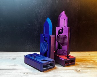 Gravity fidget knife