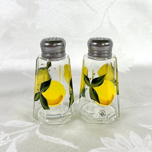 Salt and pepper set,lemons,hand painted,gift idea