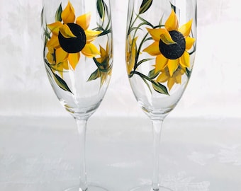 Champagne glasses, toasting Flutes, set of 2 champagne flutes, sunflowers, gift, wedding