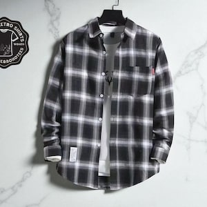 Men's Plaid Flannel Overshirt: Lightweight Checkered Button-Down