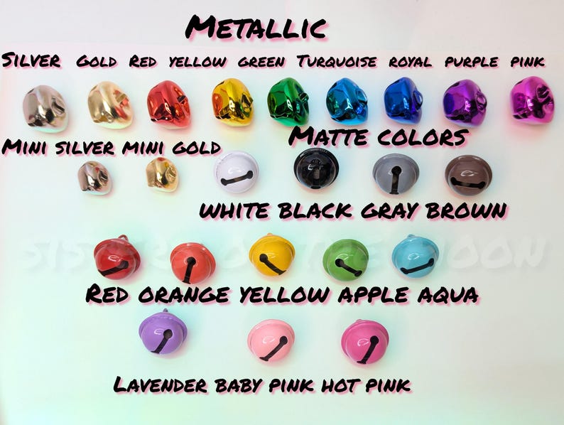 K&ouml;nnte beinhalten: Eine Auswahl an Gl&ouml;ckchen in verschiedenen Farben, darunter Metallic-Silber, Gold, Rot, Gelb, Gr&uuml;n, T&uuml;rkis, K&ouml;nigsblau, Lila, Rosa, Wei&szlig;, Schwarz, Grau, Braun, Orange, Apfelgr&uuml;n, Aqua, Lavendel, Babyrosa und Pink. Die Gl&ouml;ckchen sind in Reihen angeordnet, wobei die entsprechenden Farbnamen darunter angegeben sind.
