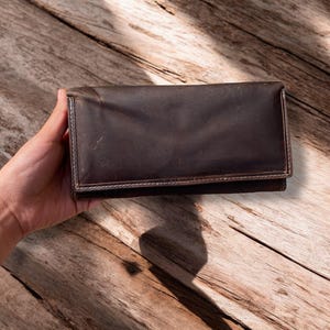 Cartera clásica de piel rústica para mujer