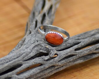 Orange spiny oyster oval shaped handmade serrated silver ring size 8.5 US