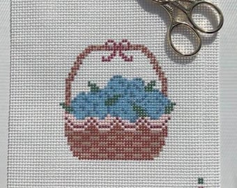 Hortensia en cesta, bordado a mano, lienzo de malla 13