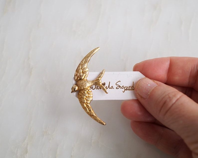 Swallow bird lapel pin image 2