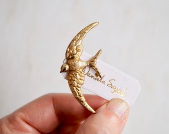 Swallow bird lapel pin