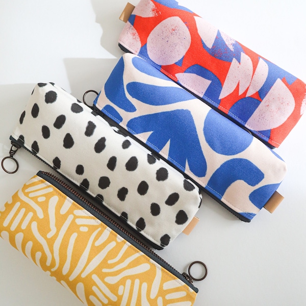 Pencil Case with Cute Design, Small Make Up Bag, Stationary Zipper Case, Perfect Gift for School