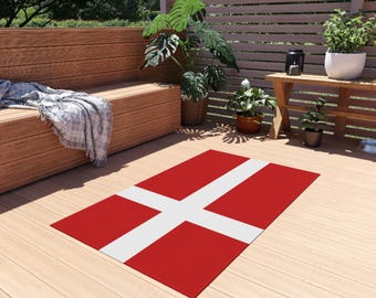 Stylish Outdoor Rug for Patios, Decks, and Campsites, Scandinavian Design, Rain-Resistant, Perfect for Gatherings, Picnics, BBQs