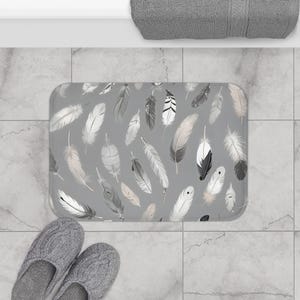 Elegant Feather Bath Mat, Soft Grey Bathroom Decor, Cozy Home Essential for Spa, Gift for Housewarming, Boho Style