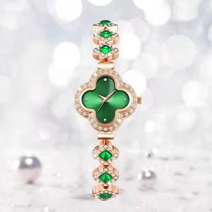 Elegant Vintage Green Clover Luxury Watch