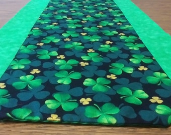 Table Runner Shamrock St Patricks Day Glitter