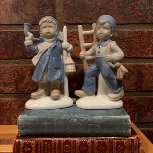 Vintage Blue and White Porcelain Figurines Boy Girl Made in Japan -LeGo -FREE SHIPPING