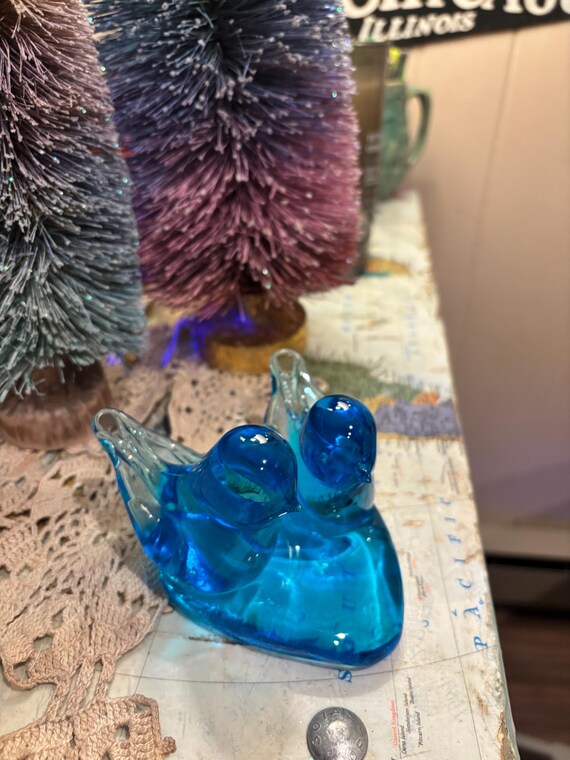 Vintage Terra Studios Bluebird of Happiness Duo on Heart Base Blue