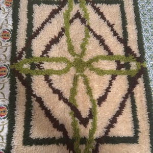 Vintage Green and Brown Latch Hook Rug Wall Hanging - FREE SHIPPING