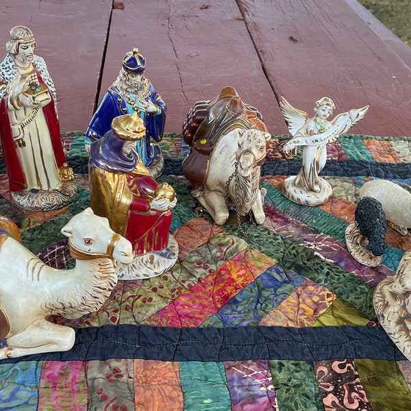 Vintage 13-Piece Holland Mold Nativity