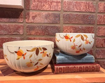 Vintage Collectible Halls Superior Quality Kitchenware 2 Nesting Mixing Bowls - FREE SHIPPING