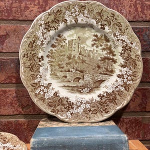 3 Dinner Plates - J G Meakin England Ironstone &quot;Romantic England, Derbyshire - Haddon Hall&quot; - Green - FREE Shipping