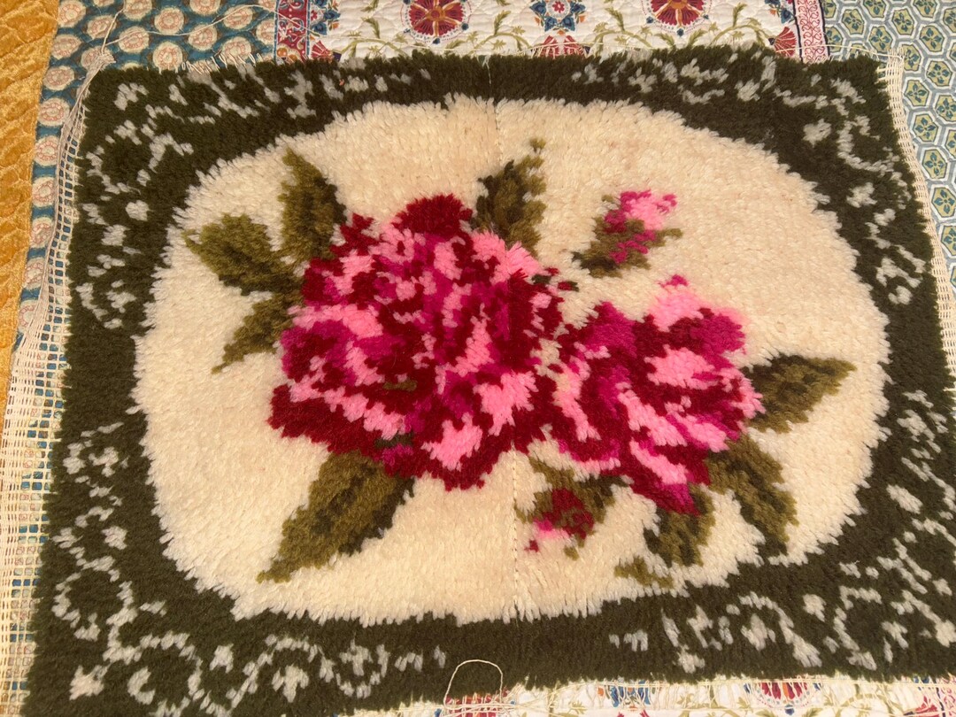 Vintage 1970’s Roses Latch Hook Rug Wall Hanging - FREE SHIPPING - Etsy