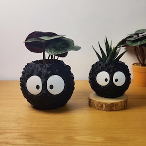 Susuwatari vase, noiraude Ghibli, Spirited Away, Totoro, studio Ghibli, Kodama, Miyazaki, flower pot
