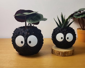 Susuwatari vase, noiraude Ghibli, Spirited Away, Totoro, studio Ghibli, Kodama, Miyazaki, flower pot