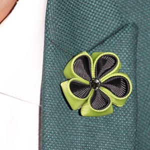 Flower lapel pin Green Wedding boutonniere gift for Groom Boutonniere Groomsmen gifts